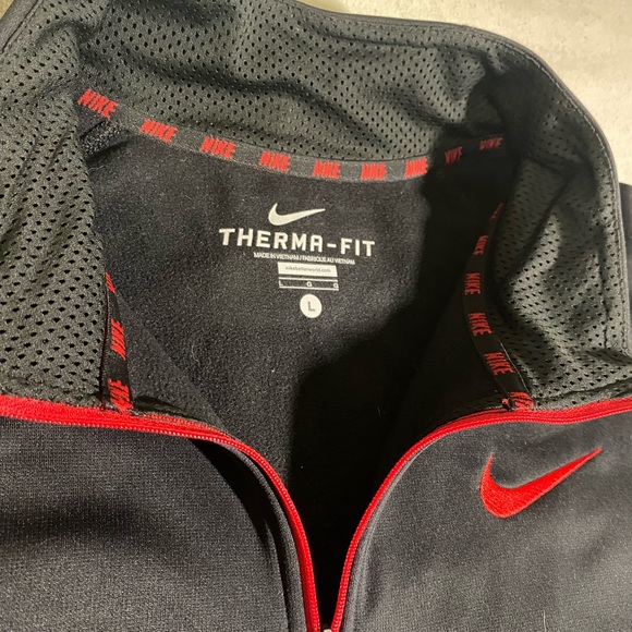 Nike Men's Therma-FIT 1/4 Zip. - Picture 3 of 5